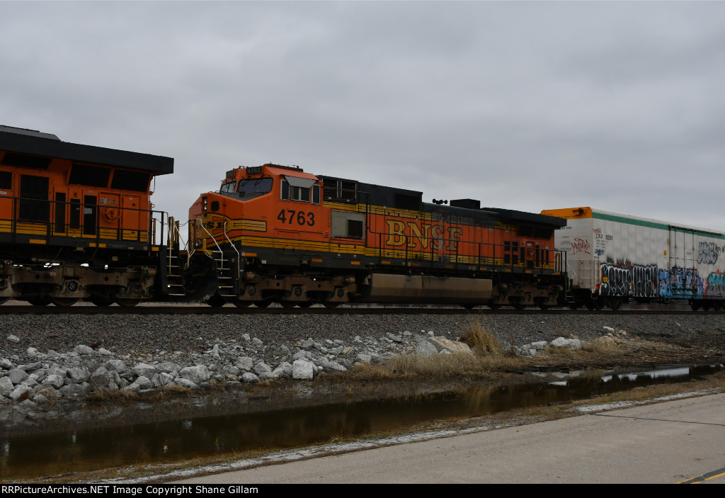 BNSF 4763 Roster shot